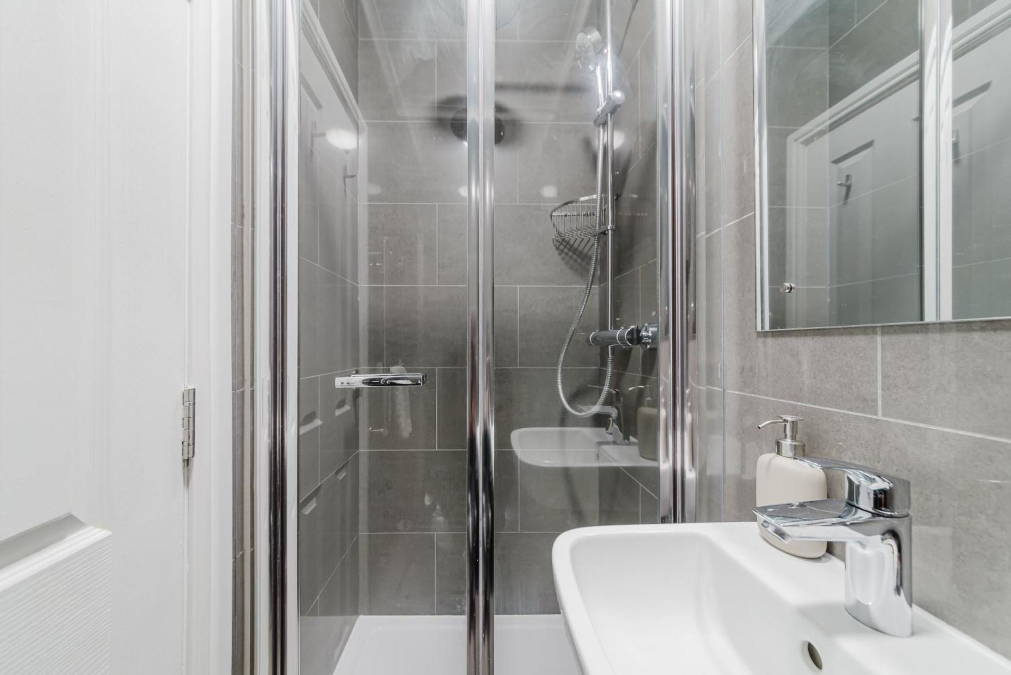 Apartamento Modern Cosy Corner Flat 3 Bed And Loft Sleep 7 People Londres Exterior foto