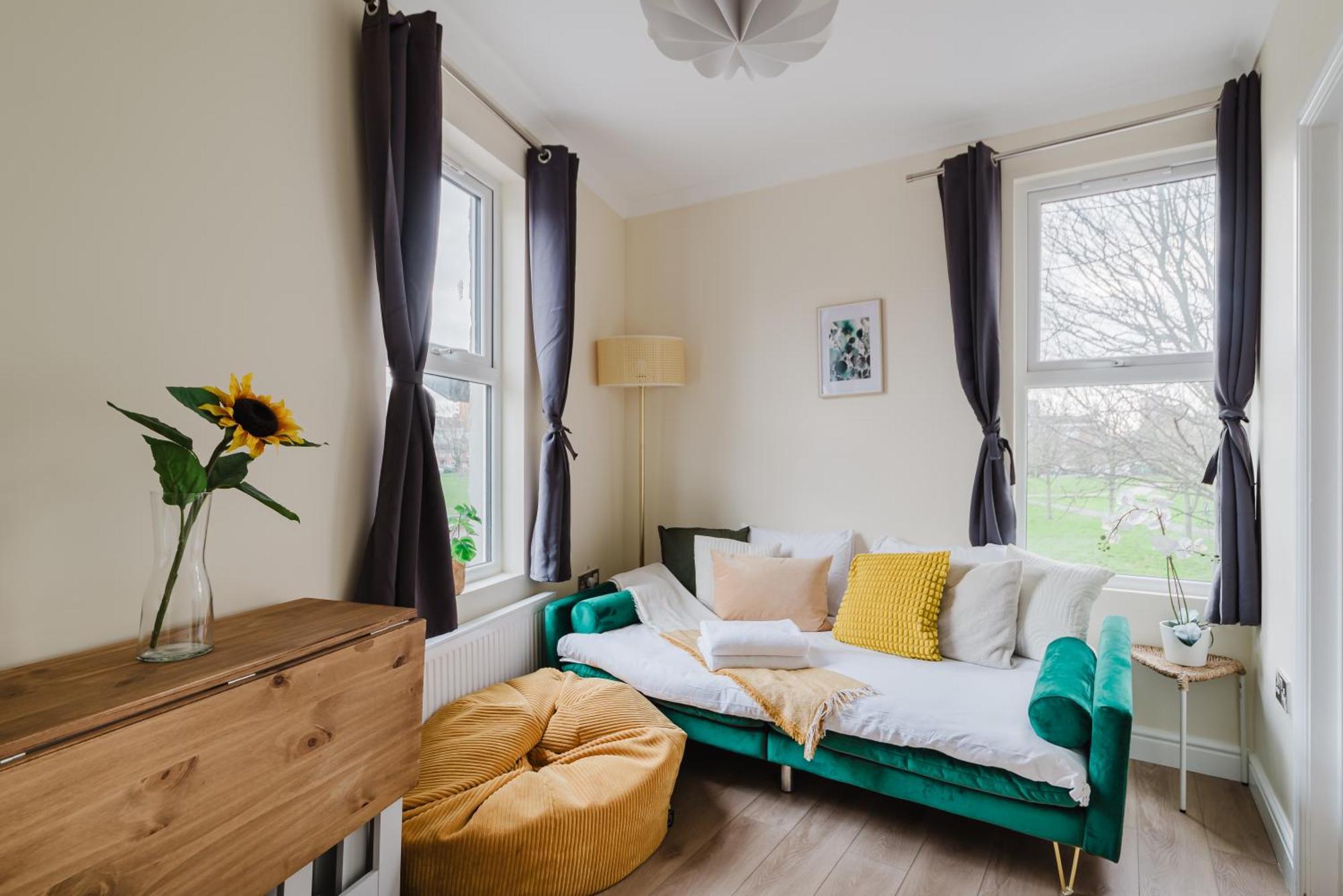 Apartamento Modern Cosy Corner Flat 3 Bed And Loft Sleep 7 People Londres Exterior foto